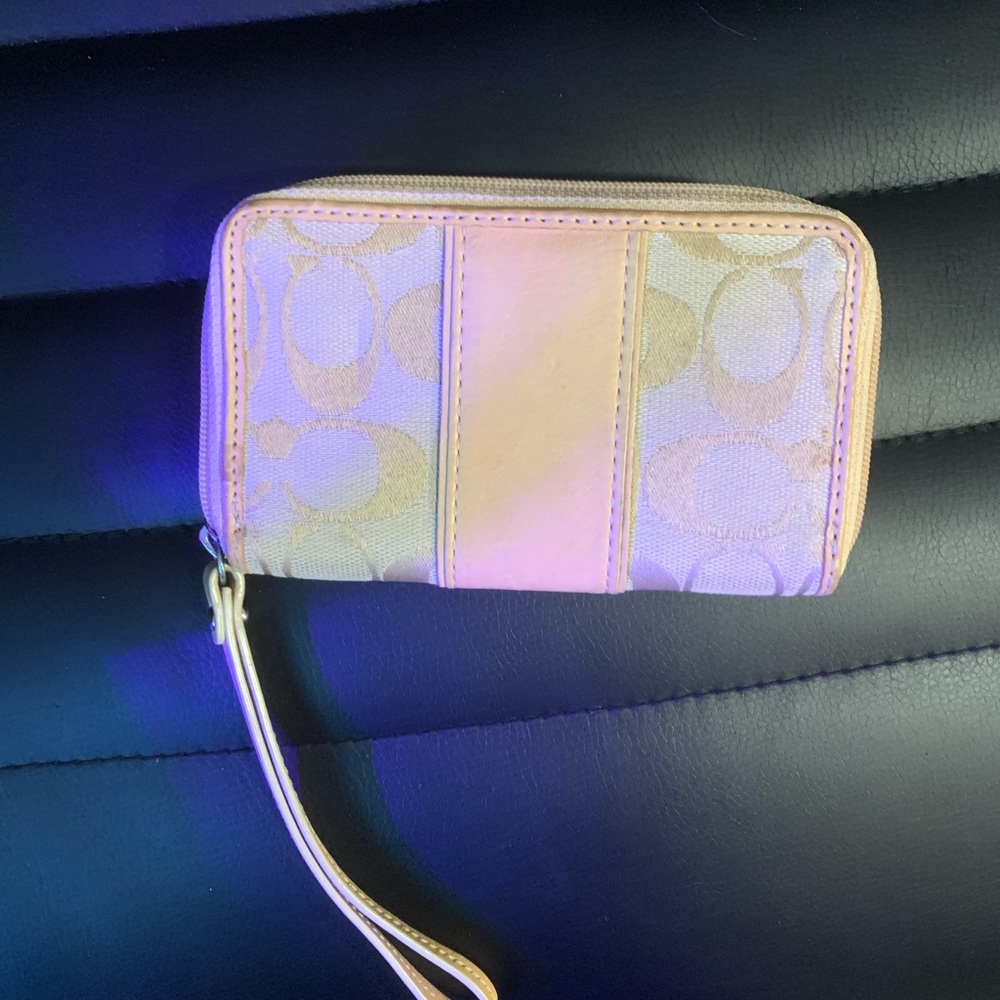 Coach wristlet - Picture 2 of 2